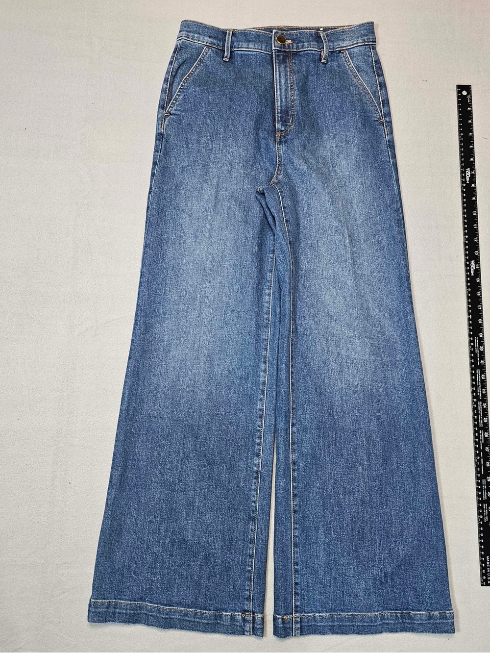 #362 Ann Taylor The Trouser Jeans Size 6 – High Rise Wide Leg Medium Wash Denim